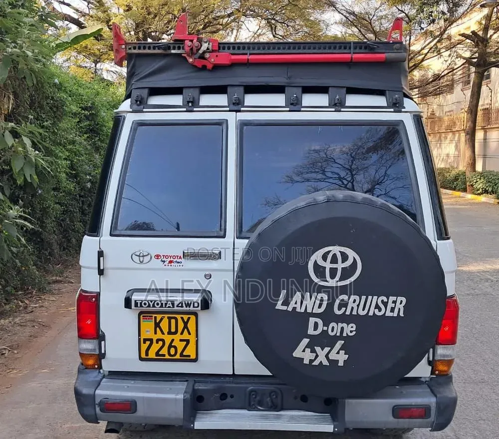 Toyota Land Cruiser 2013 White