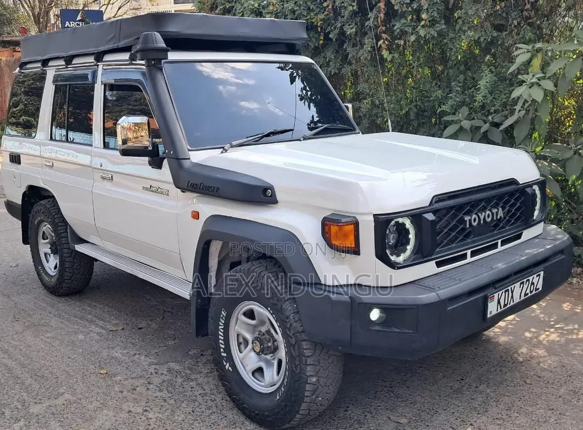 Toyota Land Cruiser 2013 White