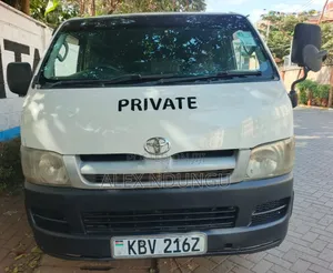 Toyota HiAce 2006 White