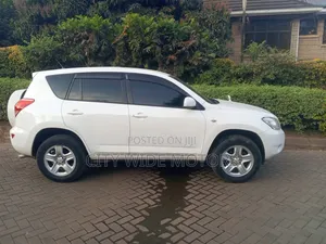Toyota RAV4 2007 White