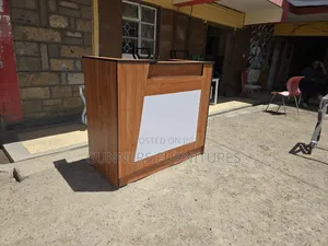 1.4 Metres Receptionist Desk