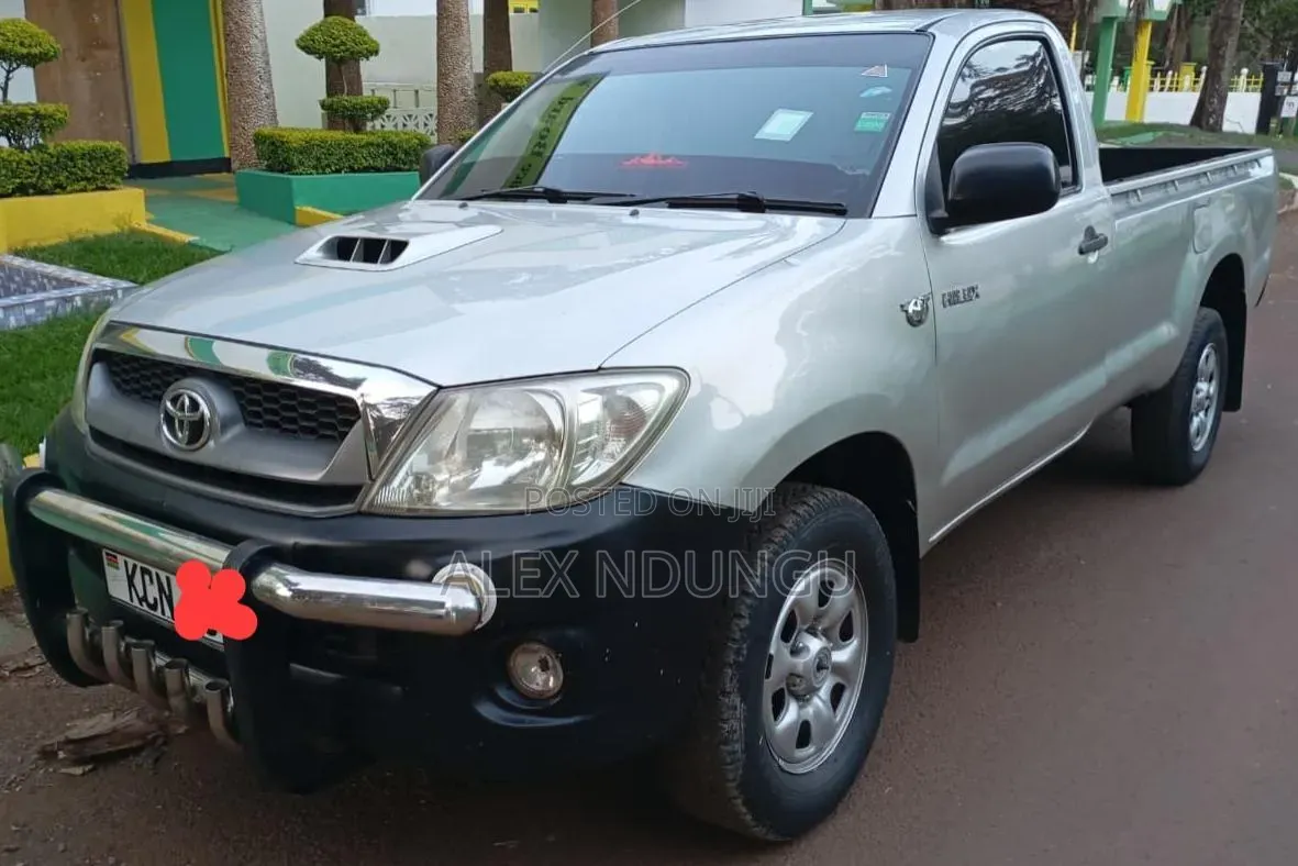Toyota Hilux 2010 Silver