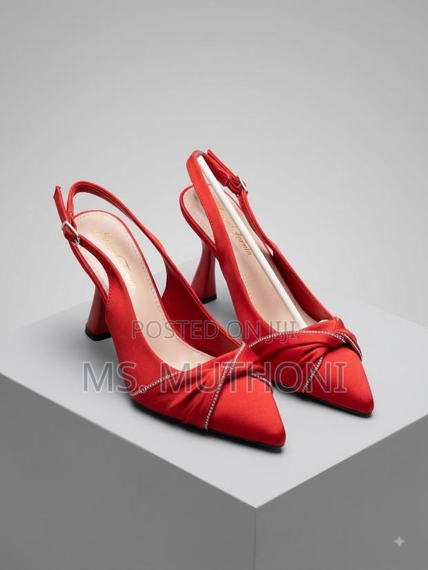 Elegant Pointed-Toe Slingback Kitten Heels - main view