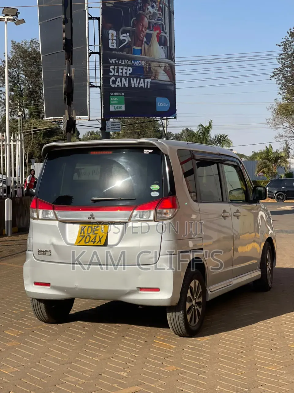 Mitsubishi Delica 2014 Silver