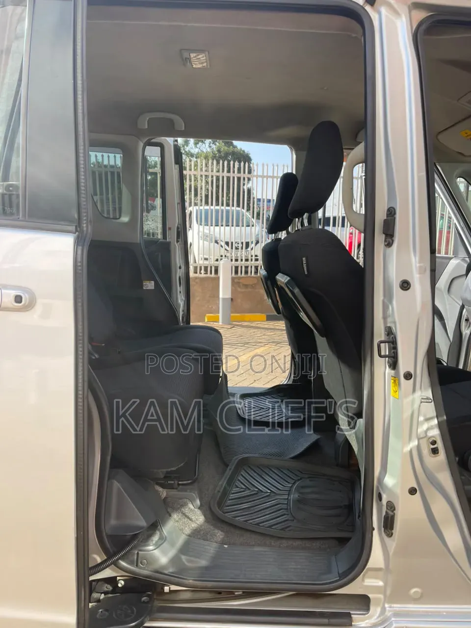Mitsubishi Delica 2014 Silver