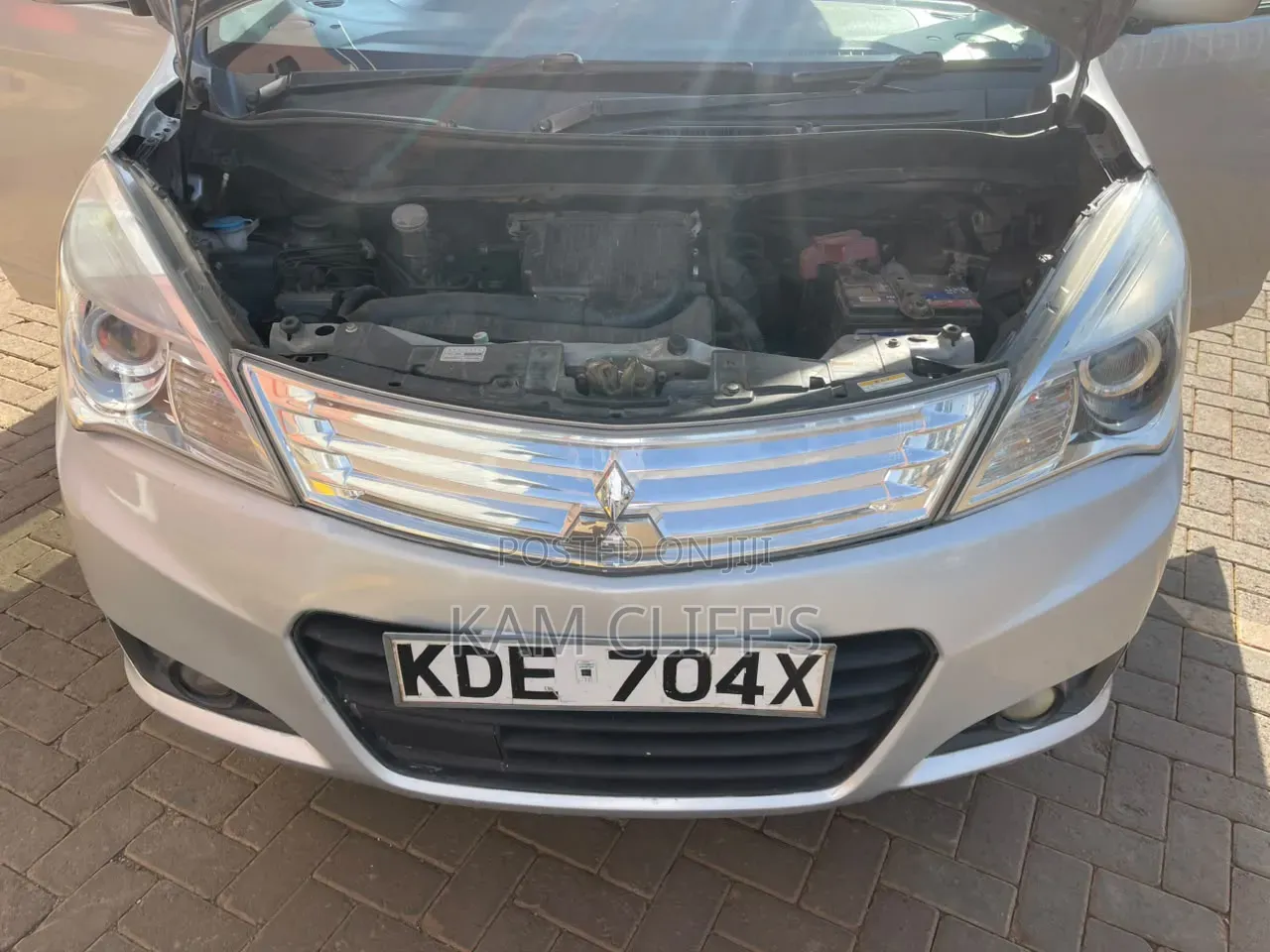 Mitsubishi Delica 2014 Silver
