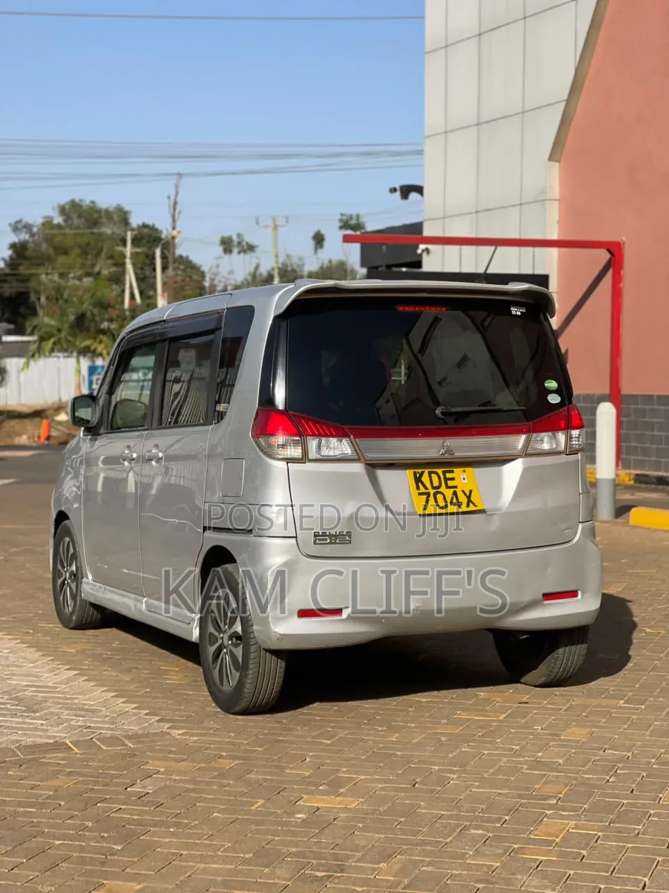 Mitsubishi Delica 2014 Silver