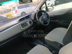 Toyota Vitz 2012 Silver