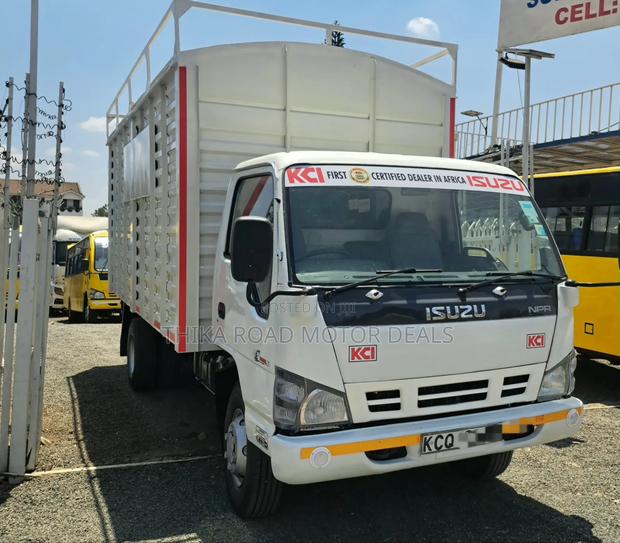 Isuzu NPR 2017 - thumbnail 2
