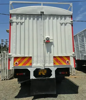 Isuzu NPR 2017