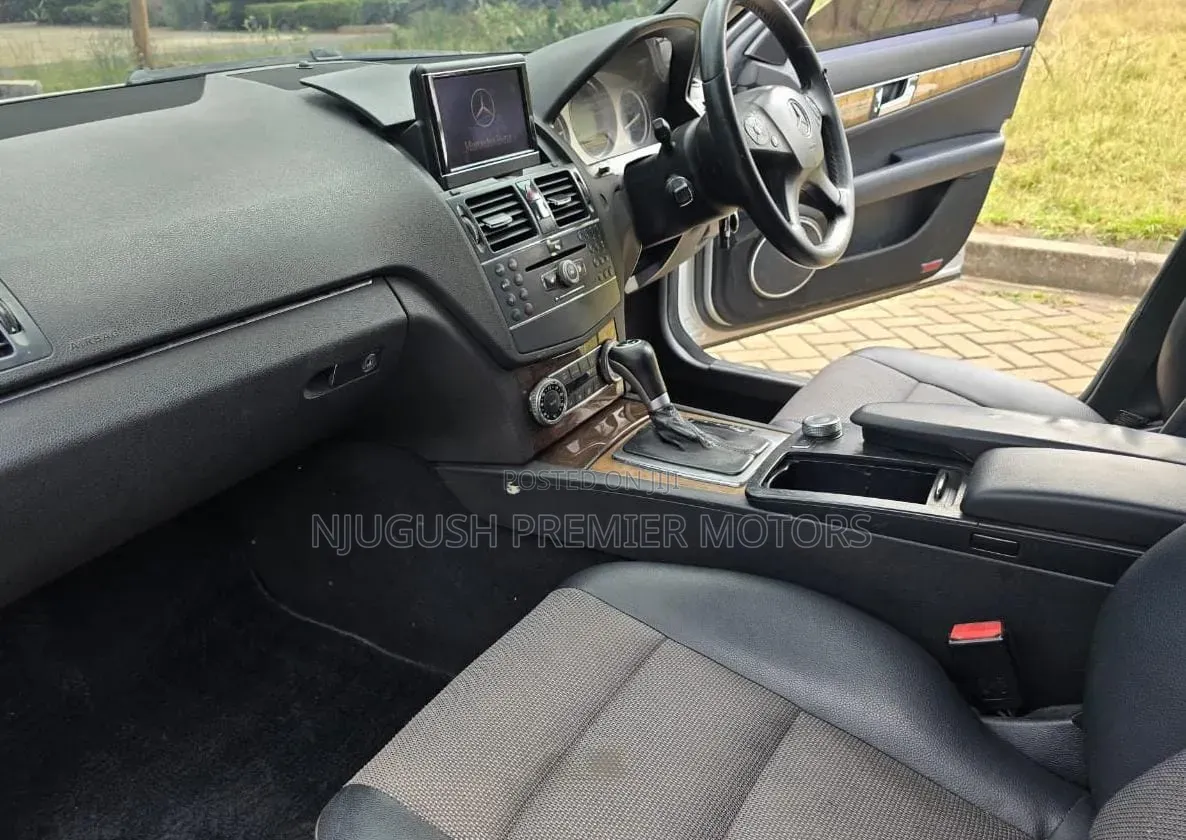 Mercedes-Benz C200 2008 Silver