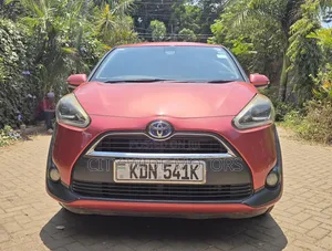 Toyota Sienta 2017 Red