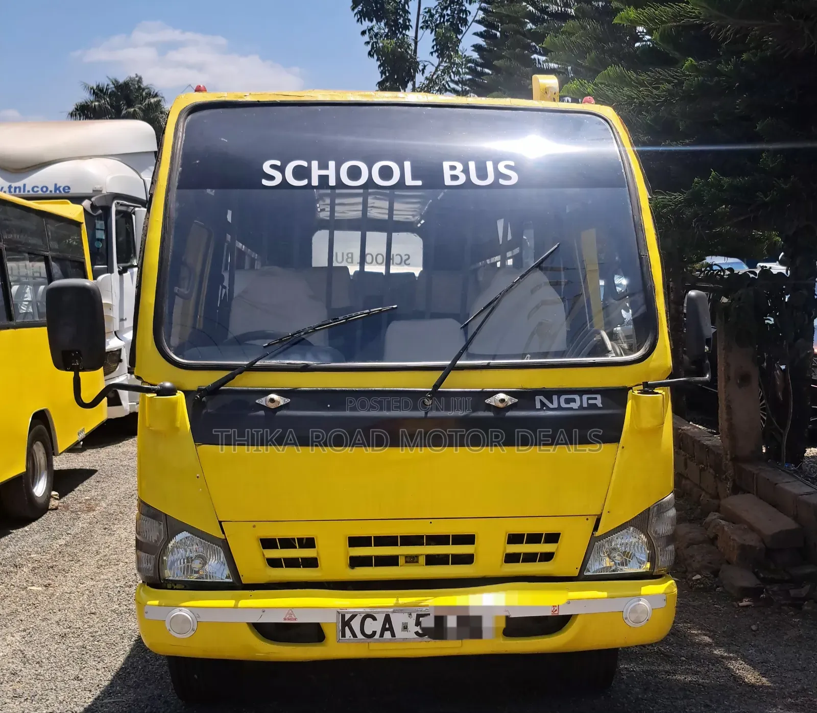 Isuzu NQR 2014 Yellow