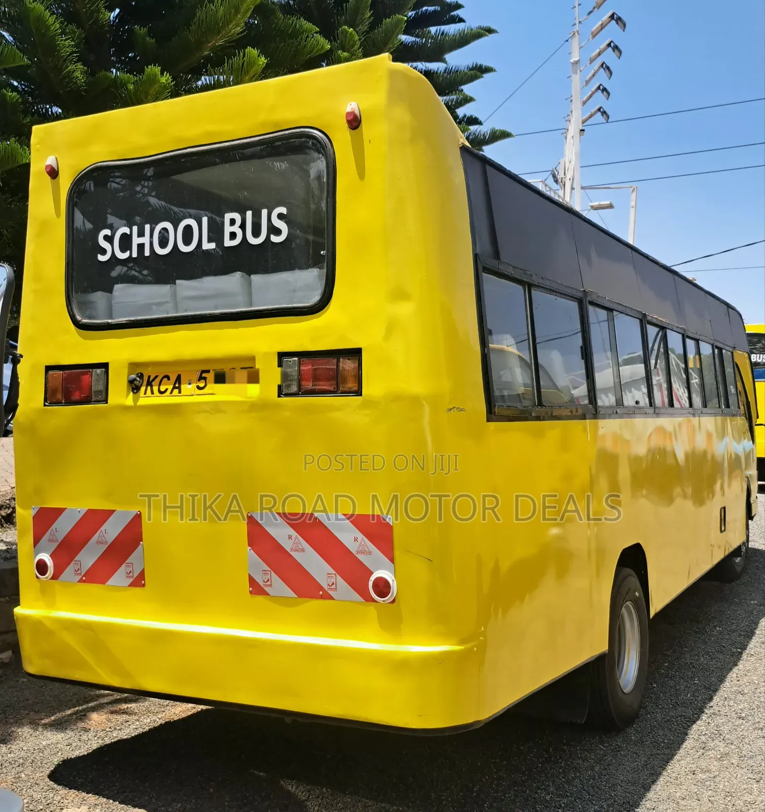 Isuzu NQR 2014 Yellow