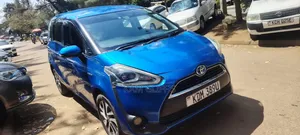 Toyota Sienta 2016 Blue
