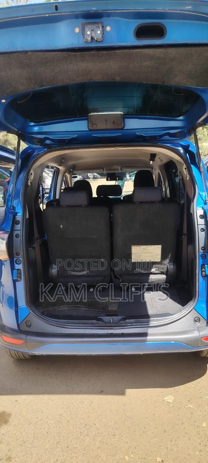 Toyota Sienta 2016 Blue