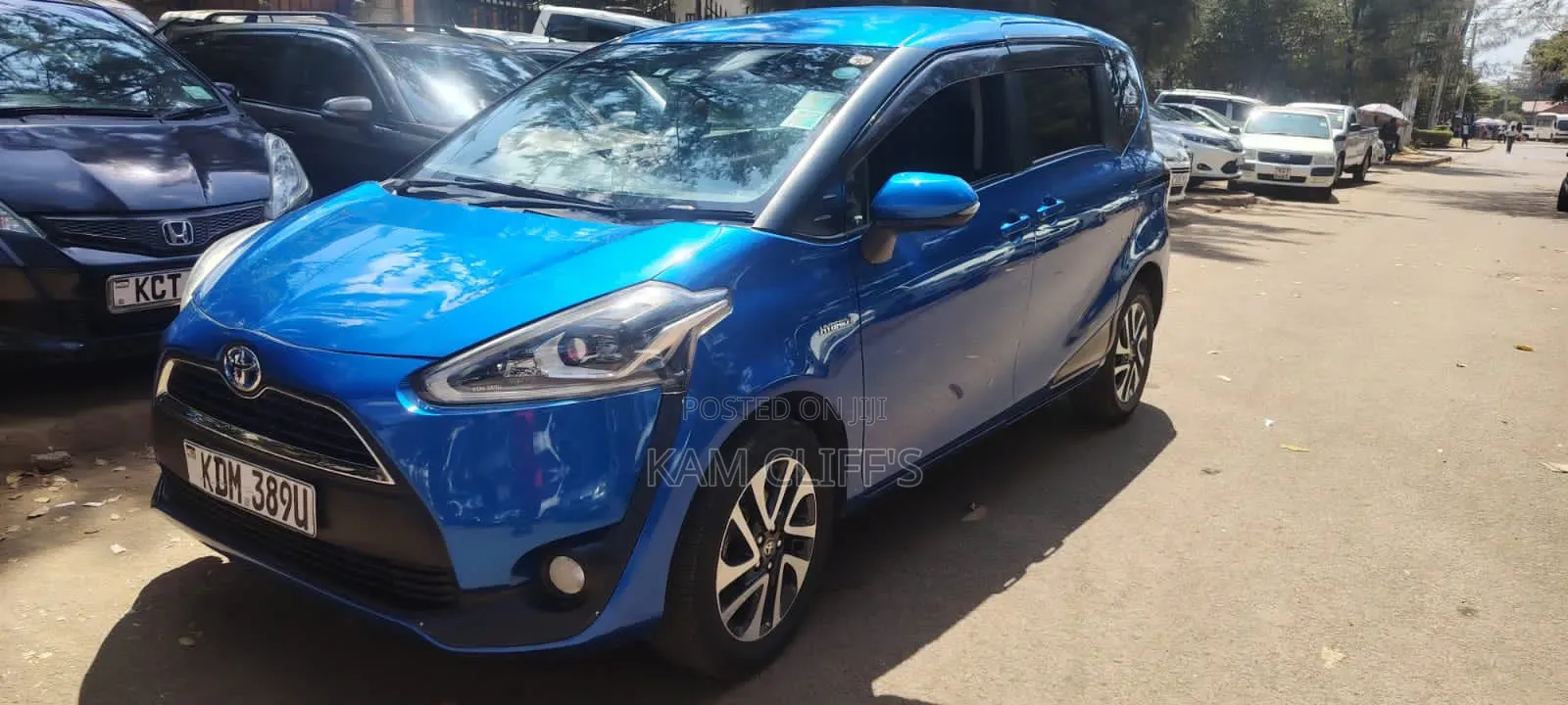 Toyota Sienta 2016 Blue