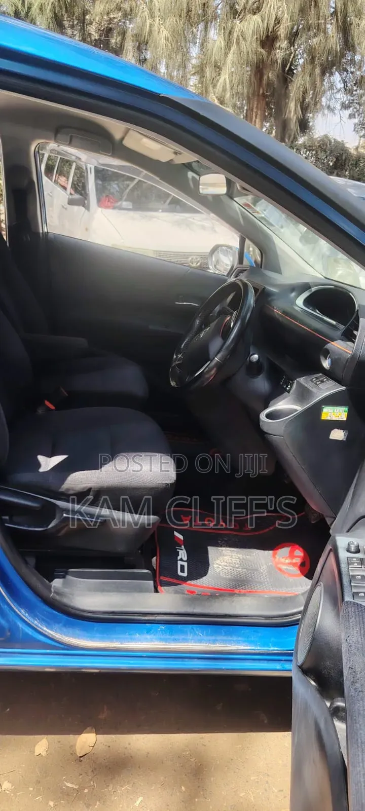 Toyota Sienta 2016 Blue