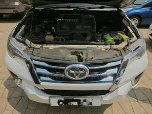 Toyota Hilux 2010 White