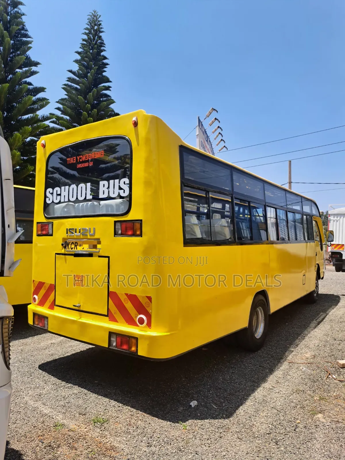 Isuzu NQR 2018 Yellow
