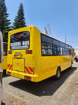 Isuzu NQR 2018 Yellow