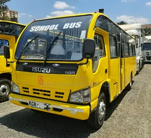 Isuzu NQR 2018 Yellow