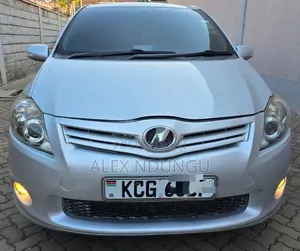 Toyota Auris 2010 Silver
