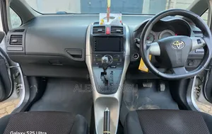 Toyota Auris 2010 Silver