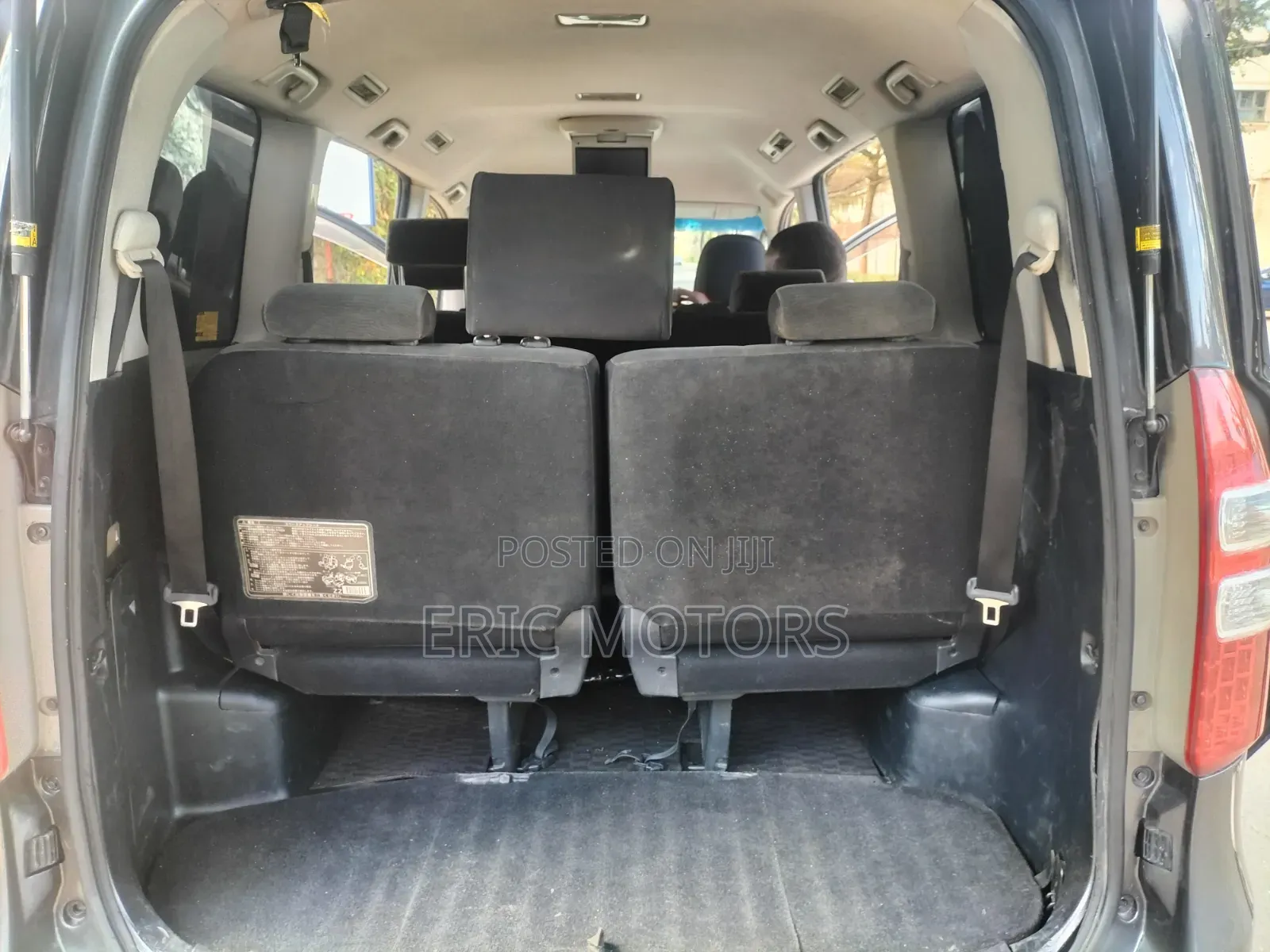 Toyota Noah 2011 Gray