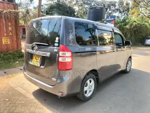 Toyota Noah 2011 Gray