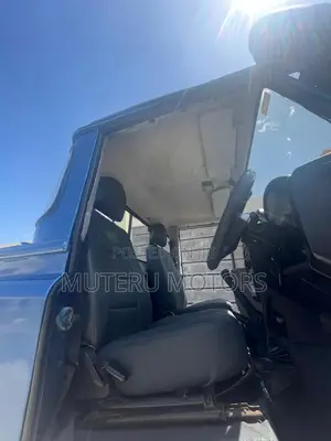 Land Rover Defender Puma 90 SW 2011 Blue