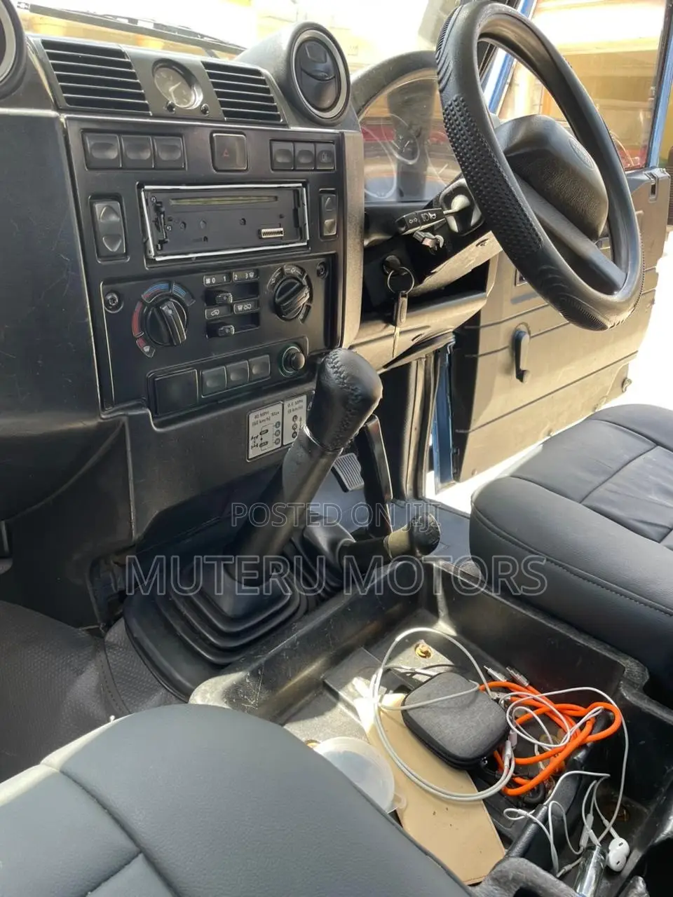 Land Rover Defender Puma 90 SW 2011 Blue