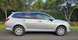 Toyota Corolla Fielder 2018 Silver