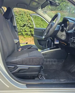Toyota Corolla Fielder 2018 Silver