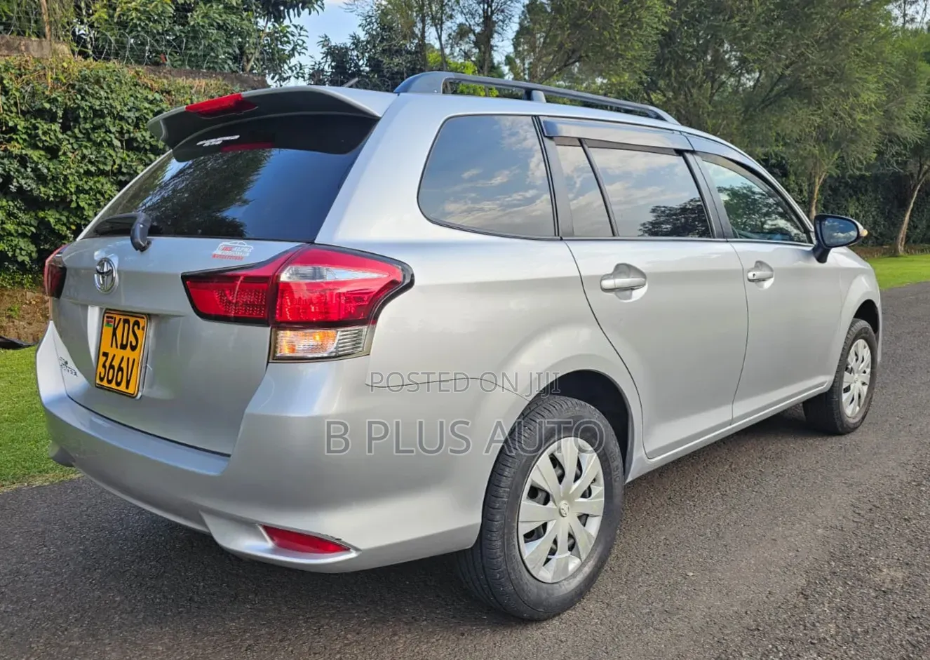 Toyota Corolla Fielder 2018 Silver