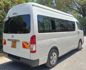 Toyota HiAce 2019 White