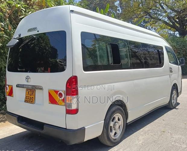 Toyota HiAce 2019 White - thumbnail 2