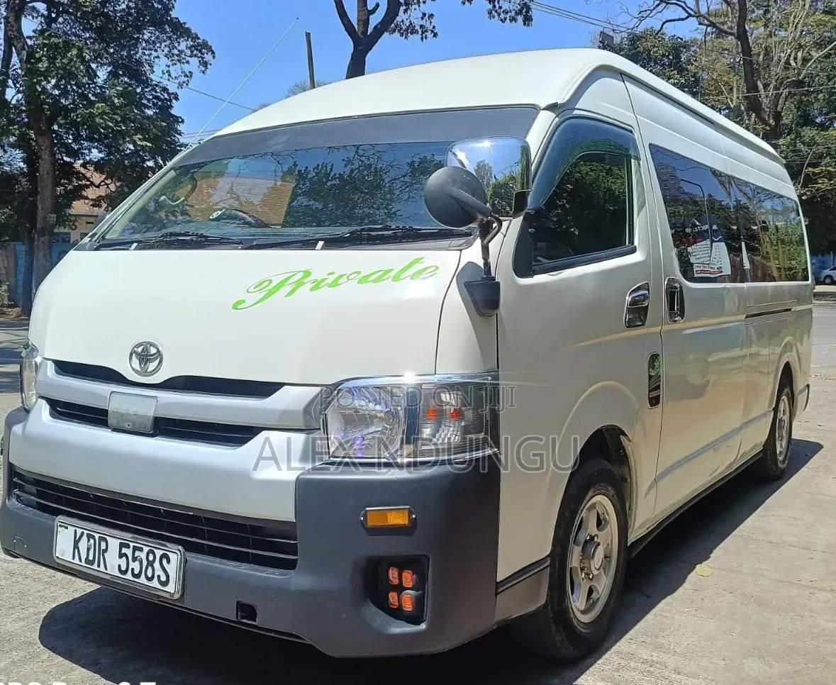 Toyota HiAce 2019 White