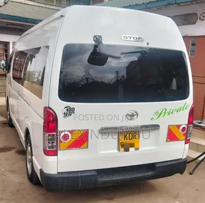 Toyota HiAce 2019 White