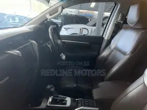 Toyota Fortuner 2.8 D AWD 2019 Silver