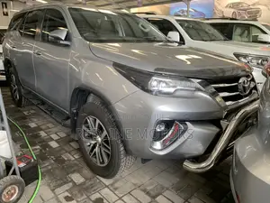 Toyota Fortuner 2.8 D AWD 2019 Silver