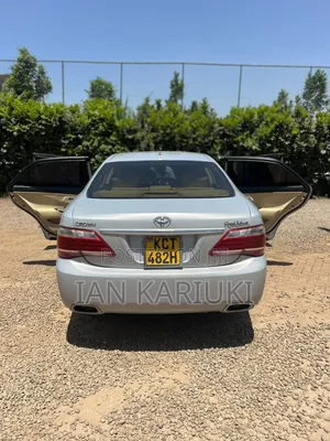 Toyota Crown 2011 Silver