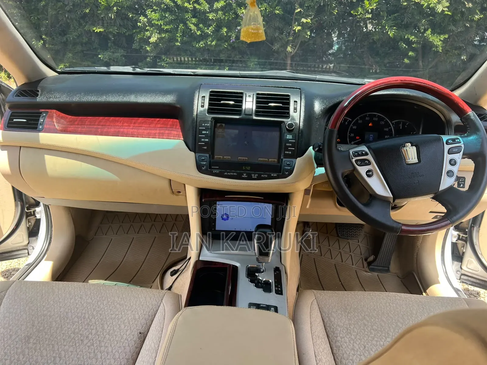 Toyota Crown 2011 Silver
