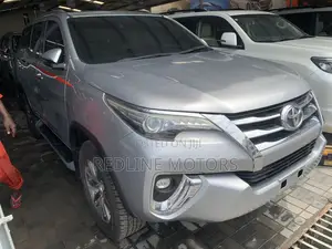 Toyota Fortuner 2.8 D RWD 2019 Silver
