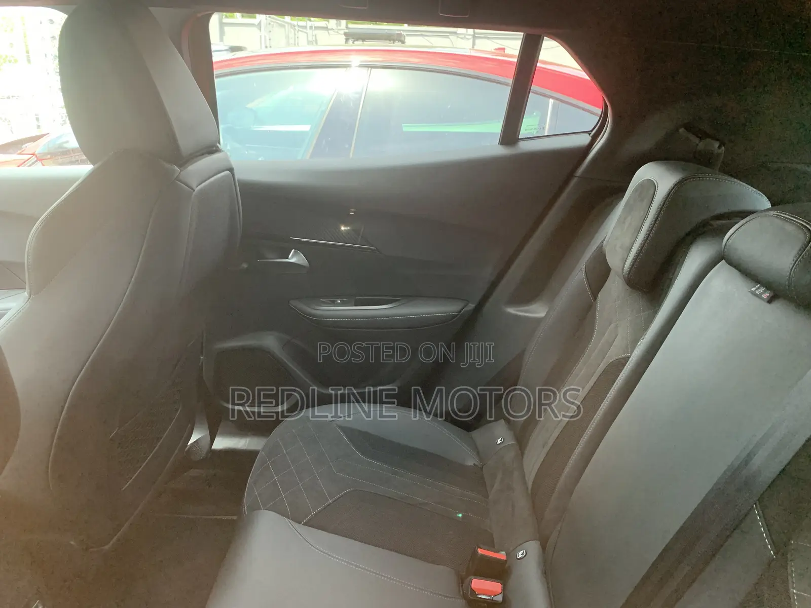 Peugeot 2008 1.2 PureTech (130 Hp) 2019 Orange