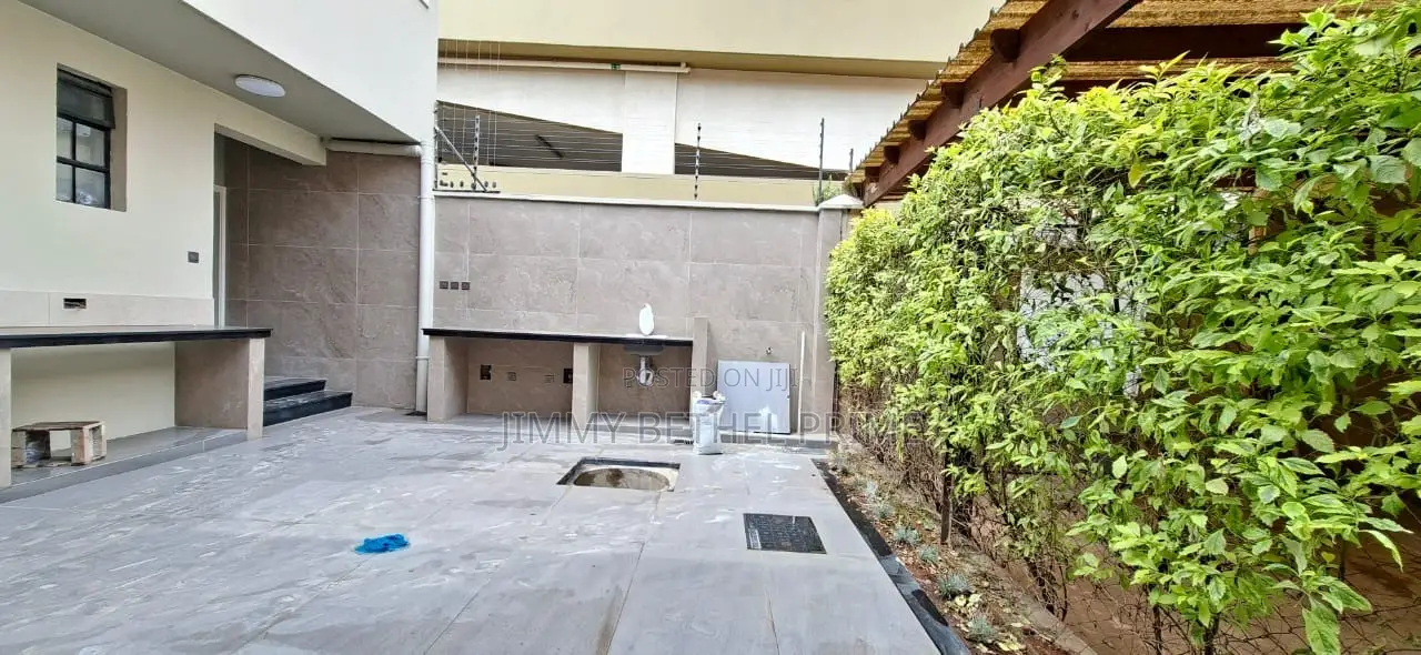 4bdrm Mansion in Spring Valley for rent