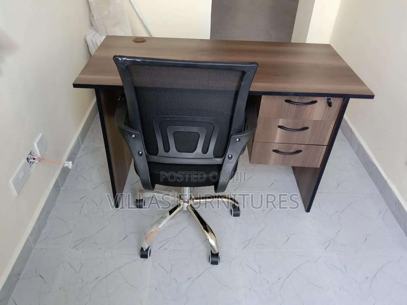 American Wallnat Luxury Study Desk With Mesh Office Chair