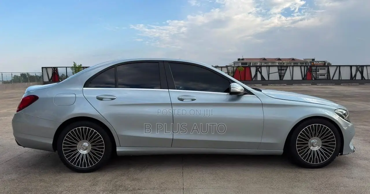 Mercedes-Benz C200 2015 Blue