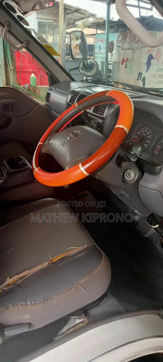 Mazda Bongo 2011 White - thumbnail 4