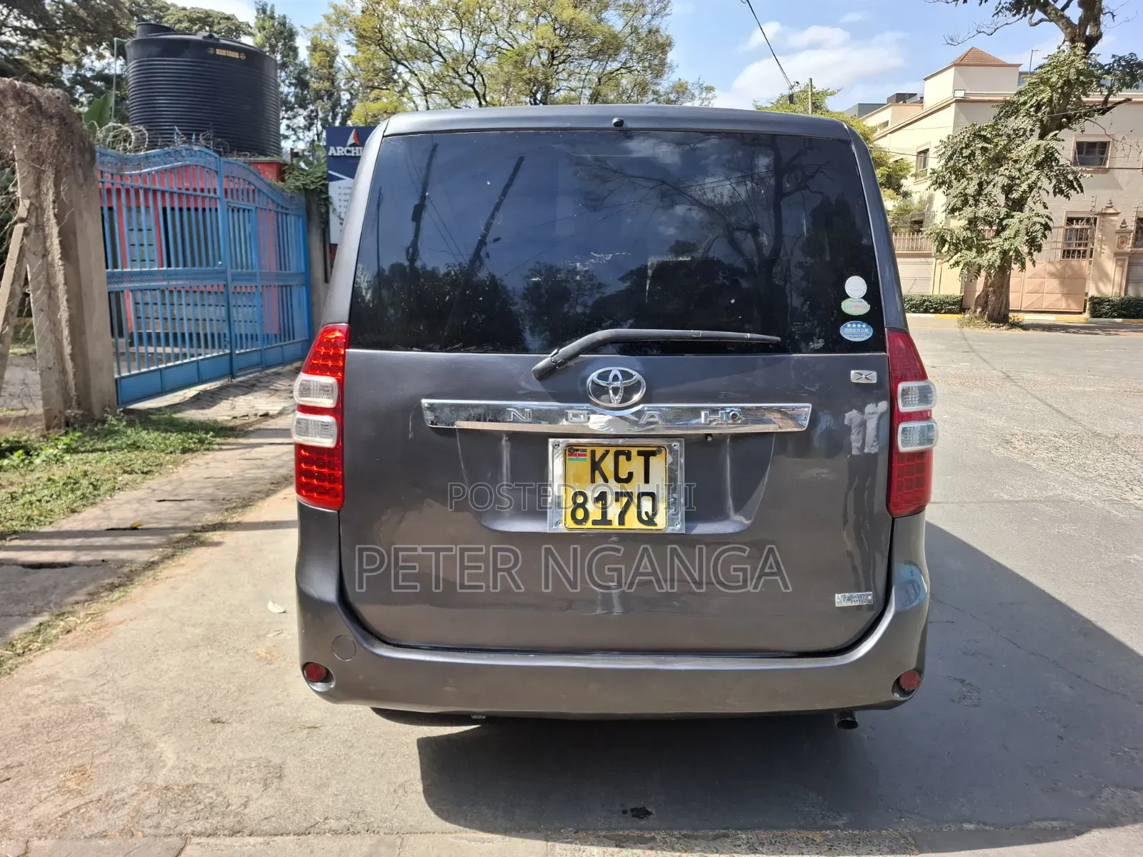 Toyota Noah 2012 Gray